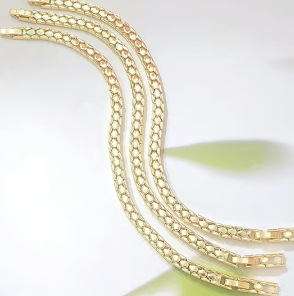 Pulsera de cadena de escamas de serpiente doradas