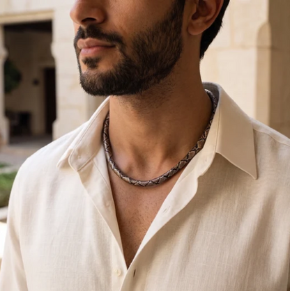 Collar con diseño de serpiente