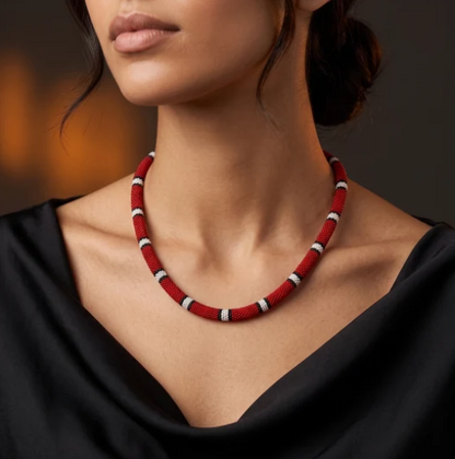 Collar con diseño de serpiente