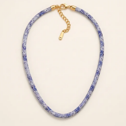 Collar con diseño de serpiente